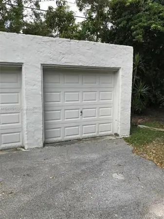 a view of a garage