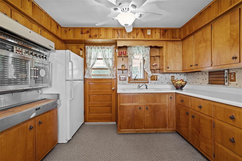 5345 Turner Road Gibsonia, PA 15044 - Photo 9 of 25 Gallery Image 9
