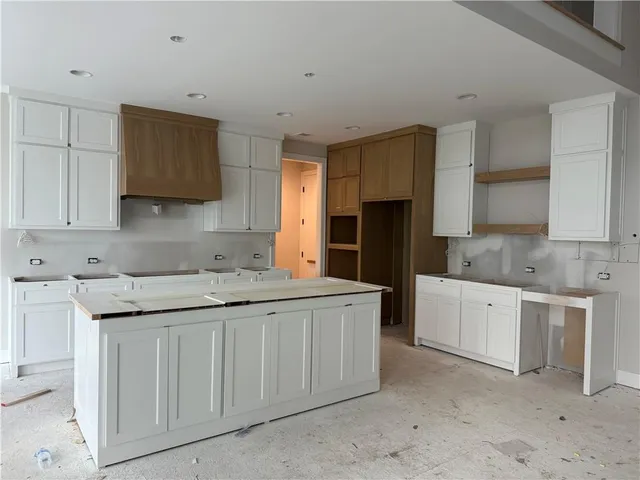 $1,124,900 | 8025 Payne Street, Shawnee, KS 66218