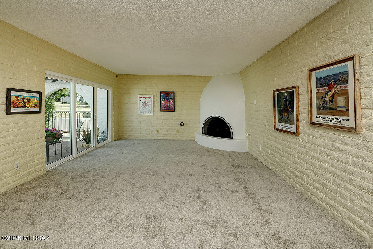 719 West Las Lomitas Road Tucson, AZ 85704 - Photo 17 of 44 a view of an empty room with window