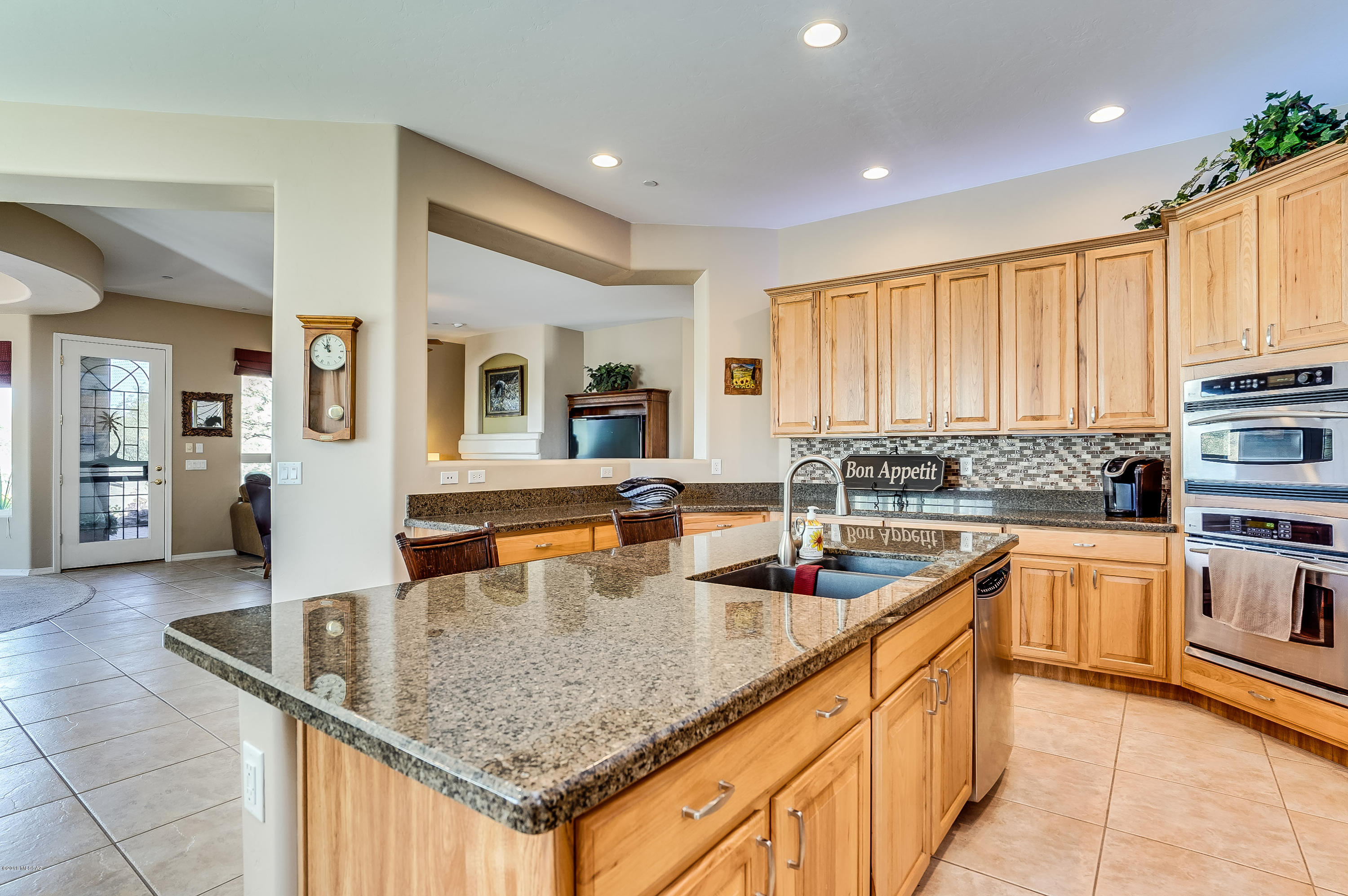 12735 North Piping Rock Road Oro Valley, AZ 85755 - Photo 7 of 35