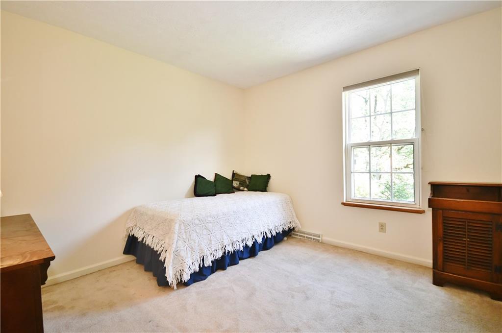 2437 Lytle Road Bethel Park, PA 15102 - Photo 18 of 25 Gallery Image 18
