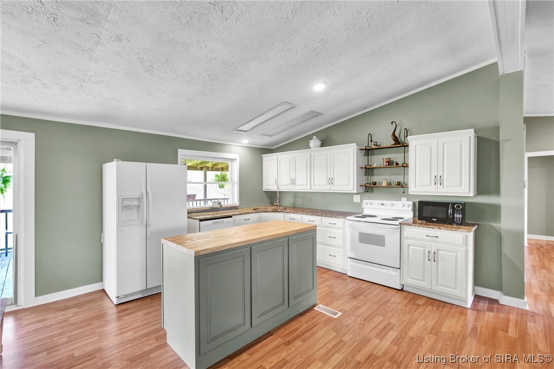 9611 Giltner Road Nabb, IN 47147 - Photo 11 of 46