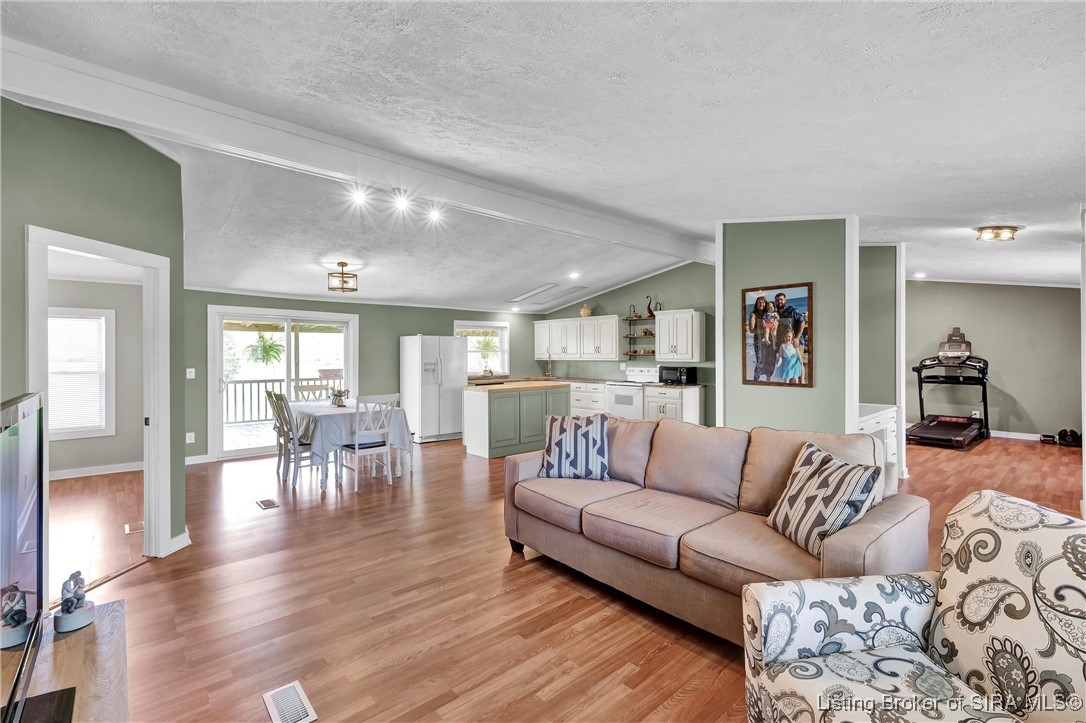 9611 Giltner Road Nabb, IN 47147 - Photo 7 of 46