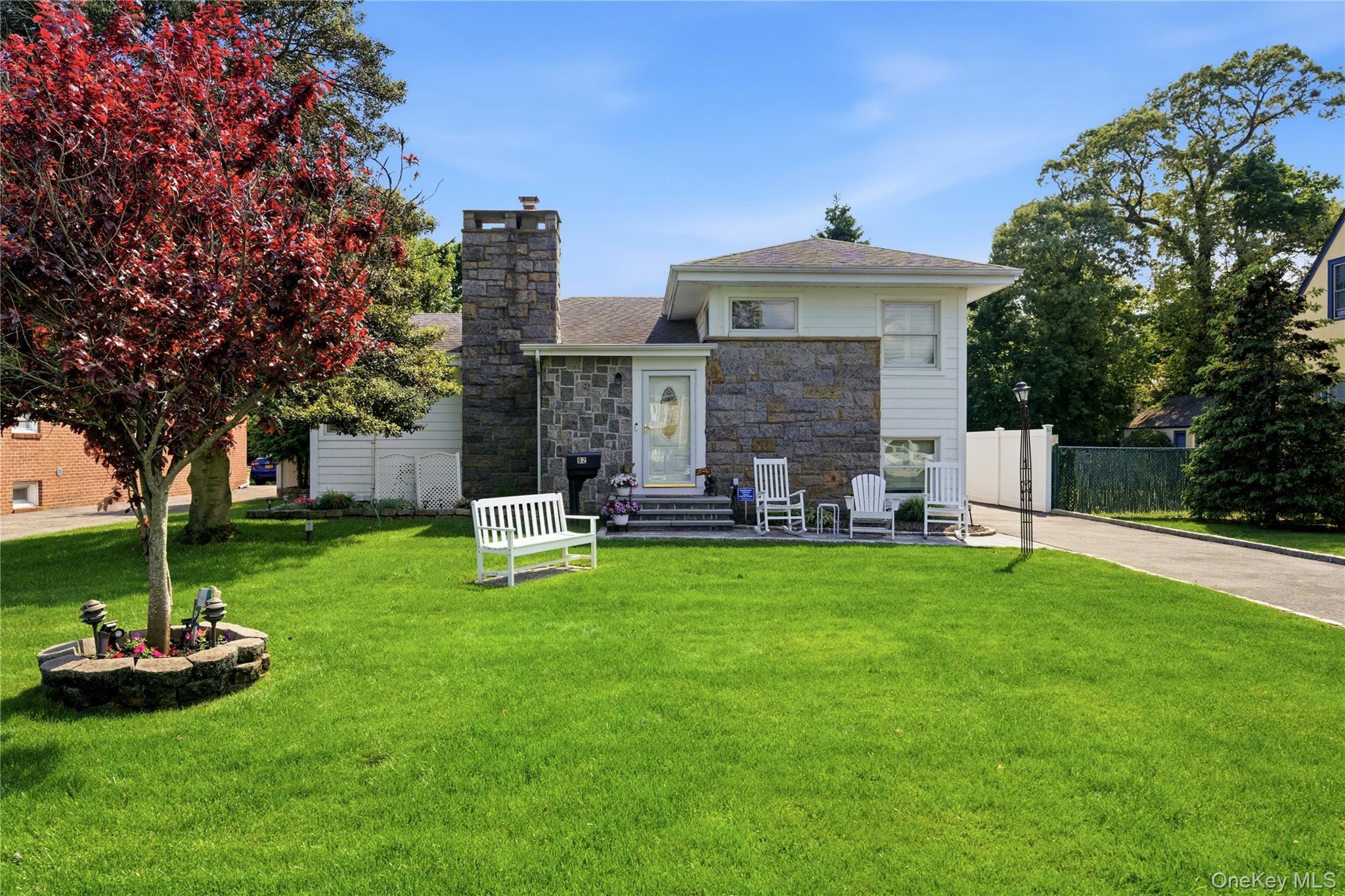 82 Sunset Road Bay Shore, NY 11706 - Photo 1 of 38