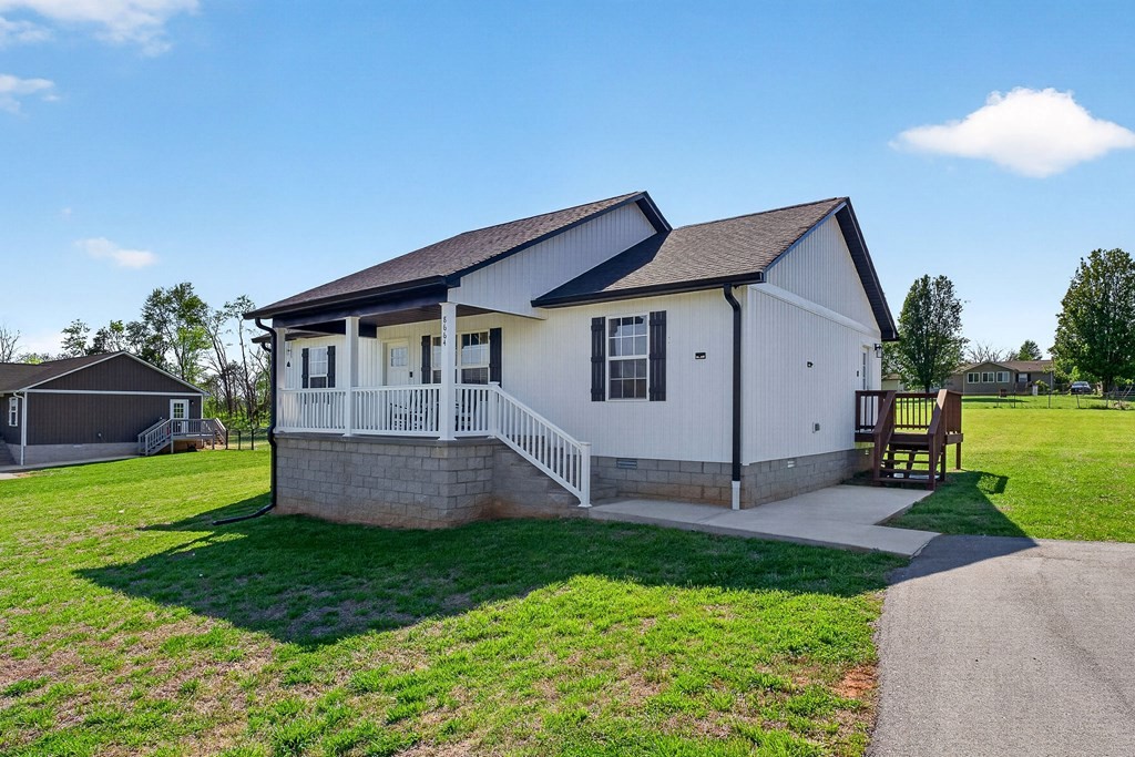 8664 Old Kentucky Road Sparta, TN 38583 - Photo 3 of 45