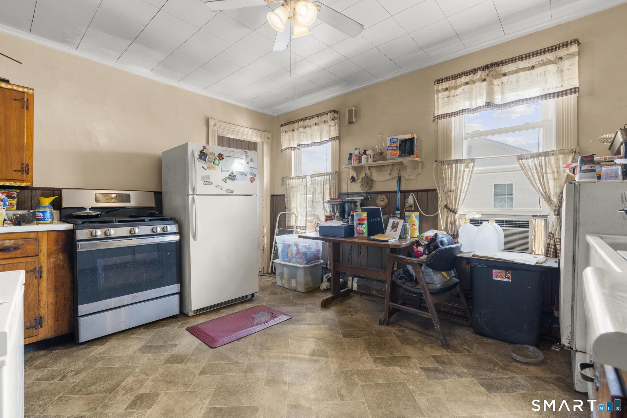 17-19 Rennell Street Bridgeport, CT 06604 - Photo 11 of 22