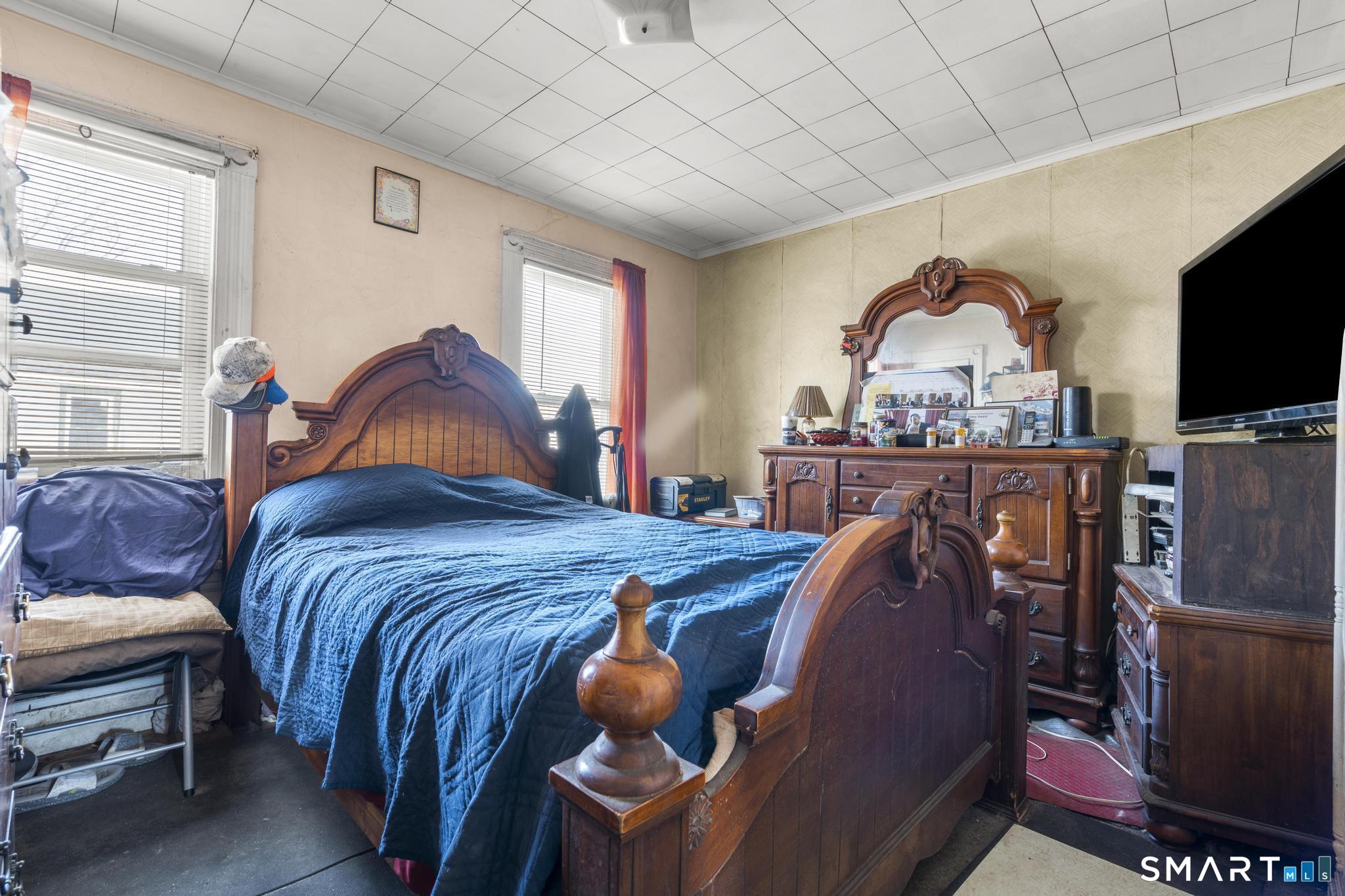 17-19 Rennell Street Bridgeport, CT 06604 - Photo 13 of 22