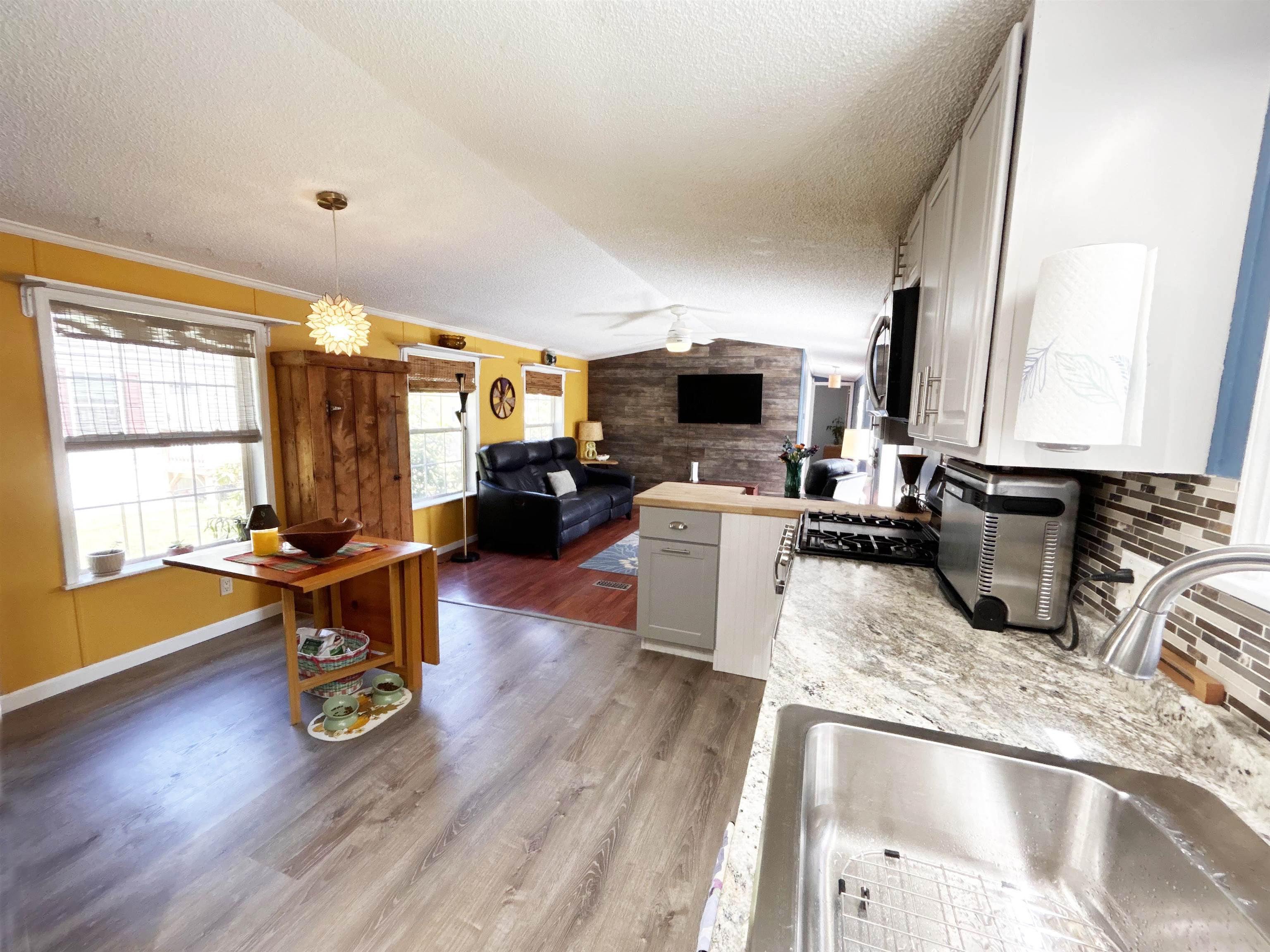 50 Hilton Avenue Exeter, NH 03833 - Photo 12 of 50
