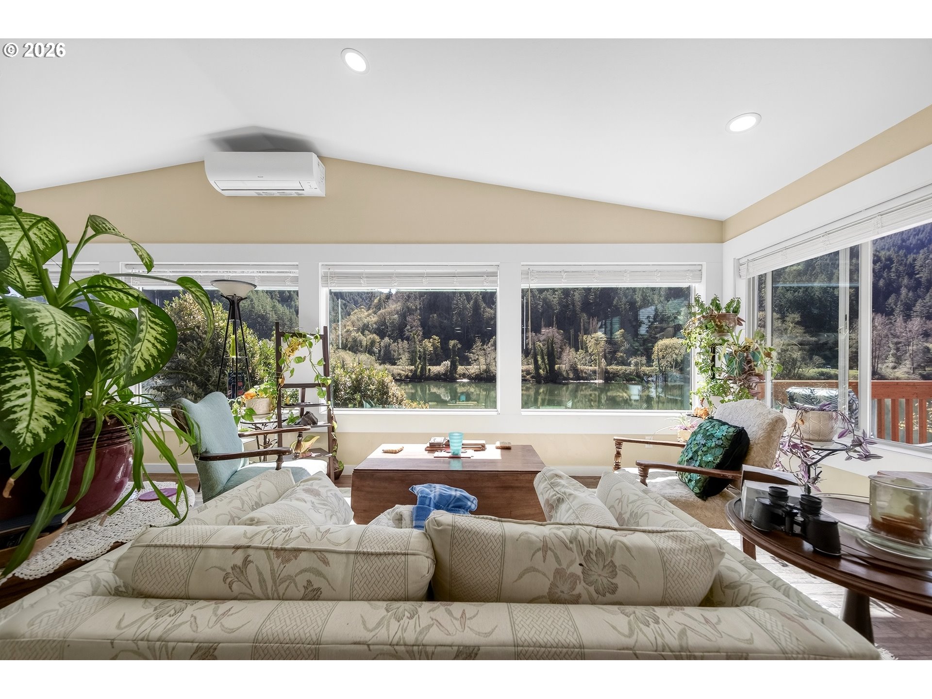 856 Scottsburg Road West Scottsburg, OR 97473 - Photo 19 of 47 Living Room