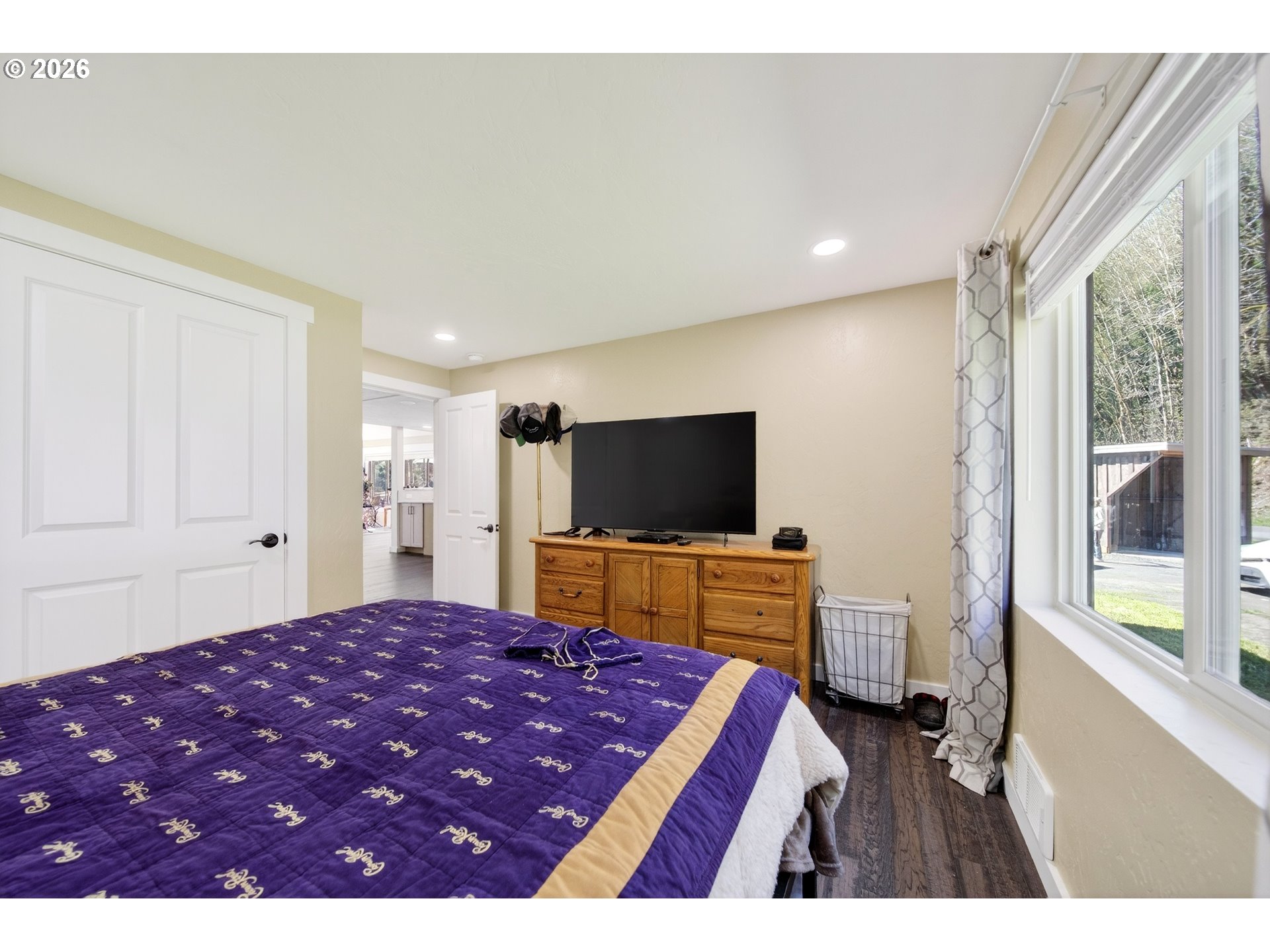 856 Scottsburg Road West Scottsburg, OR 97473 - Photo 31 of 47 Bedroom