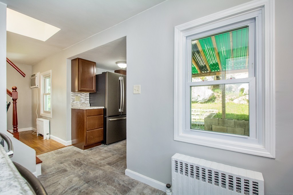 7 Crillon Road Worcester, MA 01605 - Photo 12 of 30 Gallery Image 12