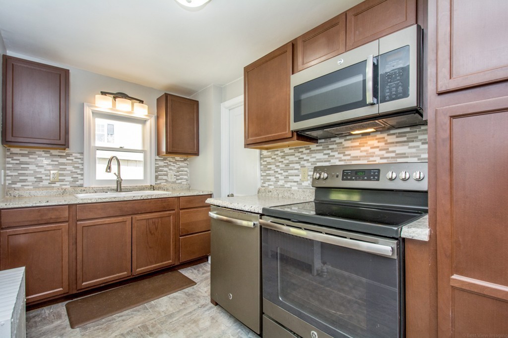 7 Crillon Road Worcester, MA 01605 - Photo 2 of 30 Gallery Image 2
