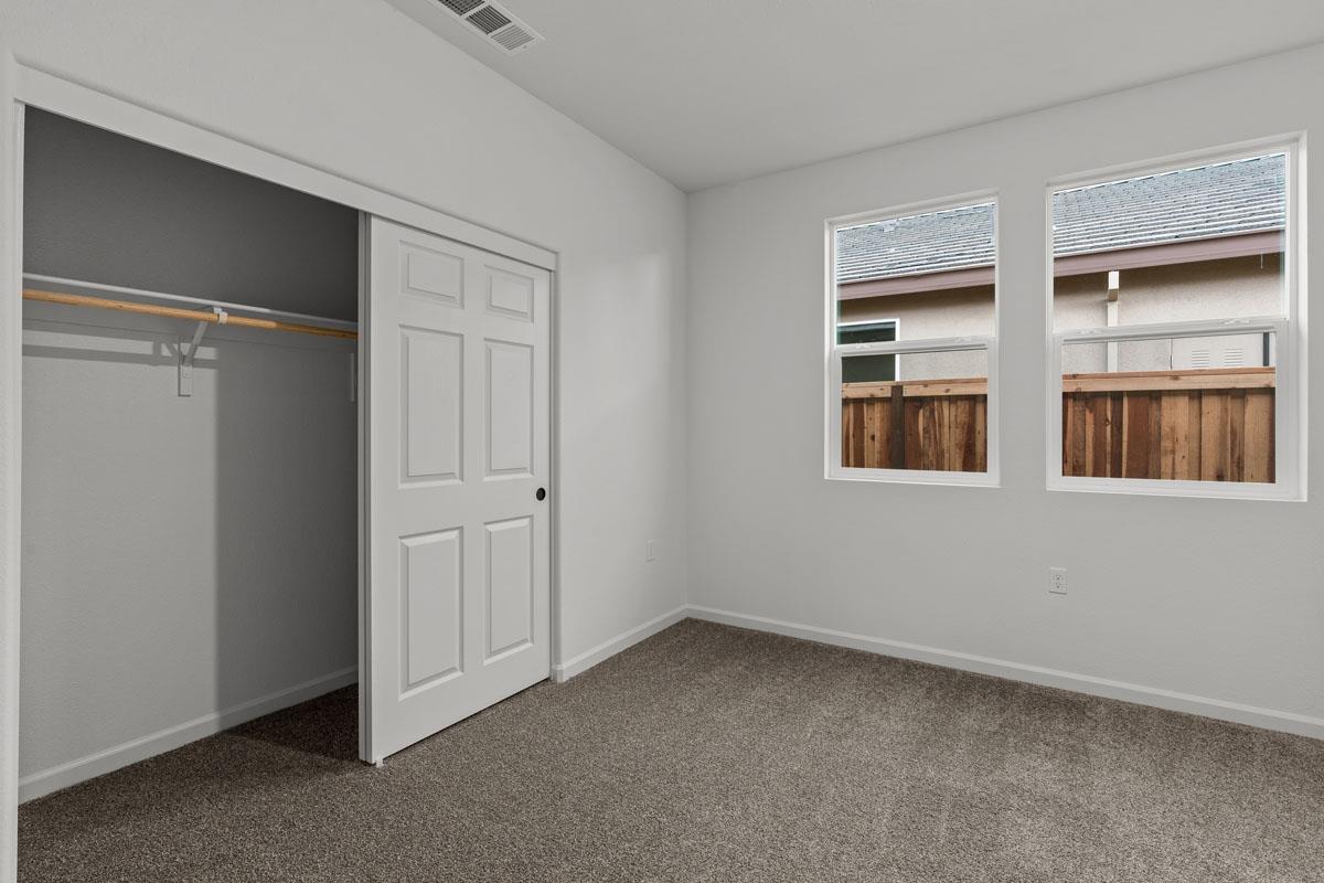 909 Zennor Place Patterson, CA 95363 - Photo 12 of 20