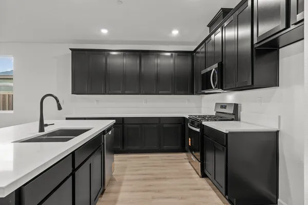 $529,990 | 909 Zennor Place, Patterson, CA 95363