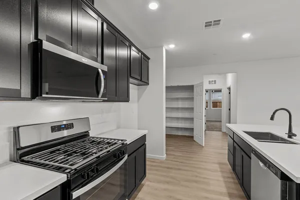 $529,990 | 909 Zennor Place, Patterson, CA 95363