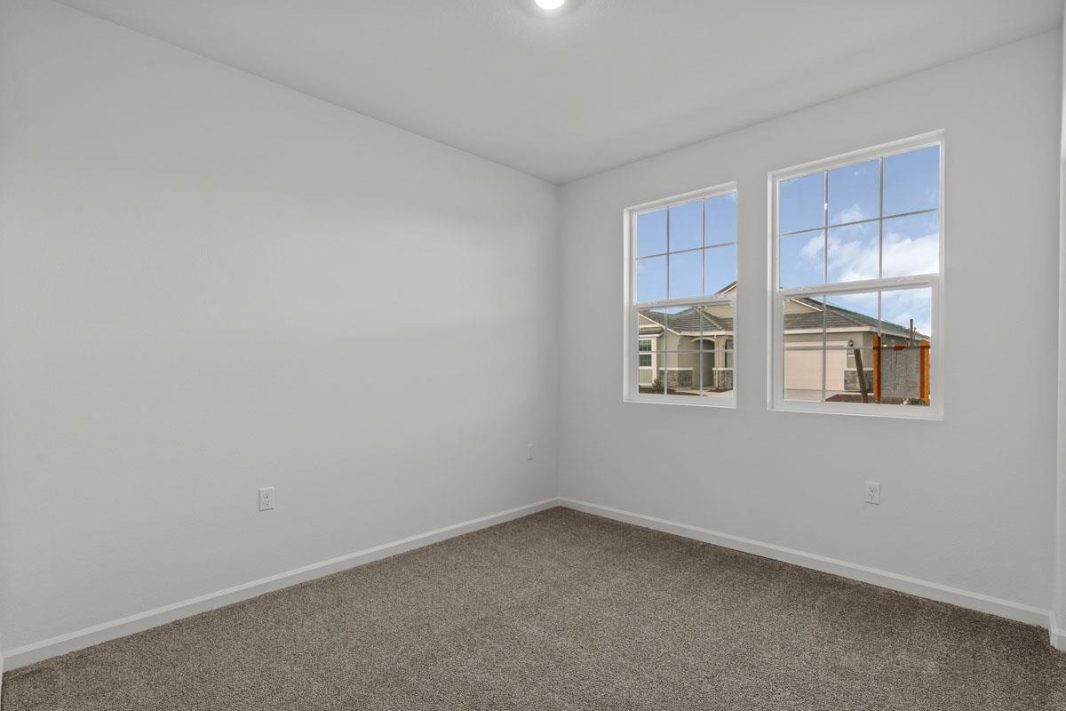 909 Zennor Place Patterson, CA 95363 - Photo 6 of 20