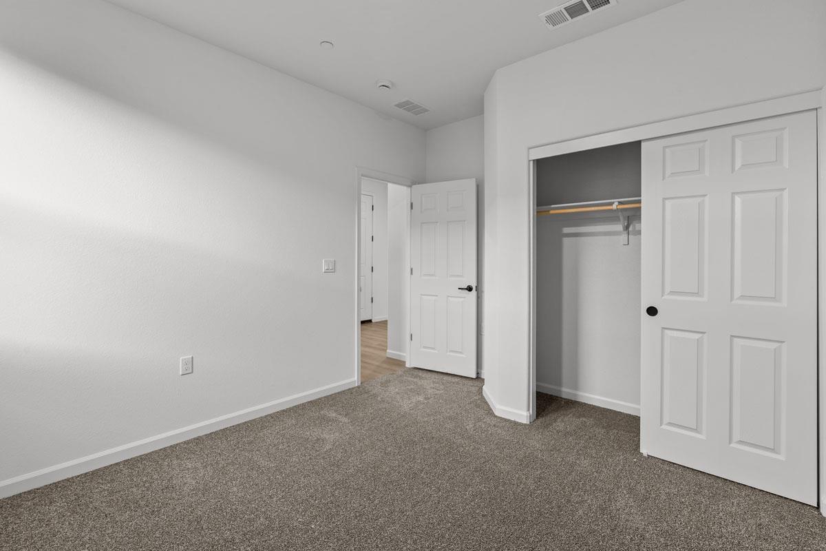 909 Zennor Place Patterson, CA 95363 - Photo 9 of 20