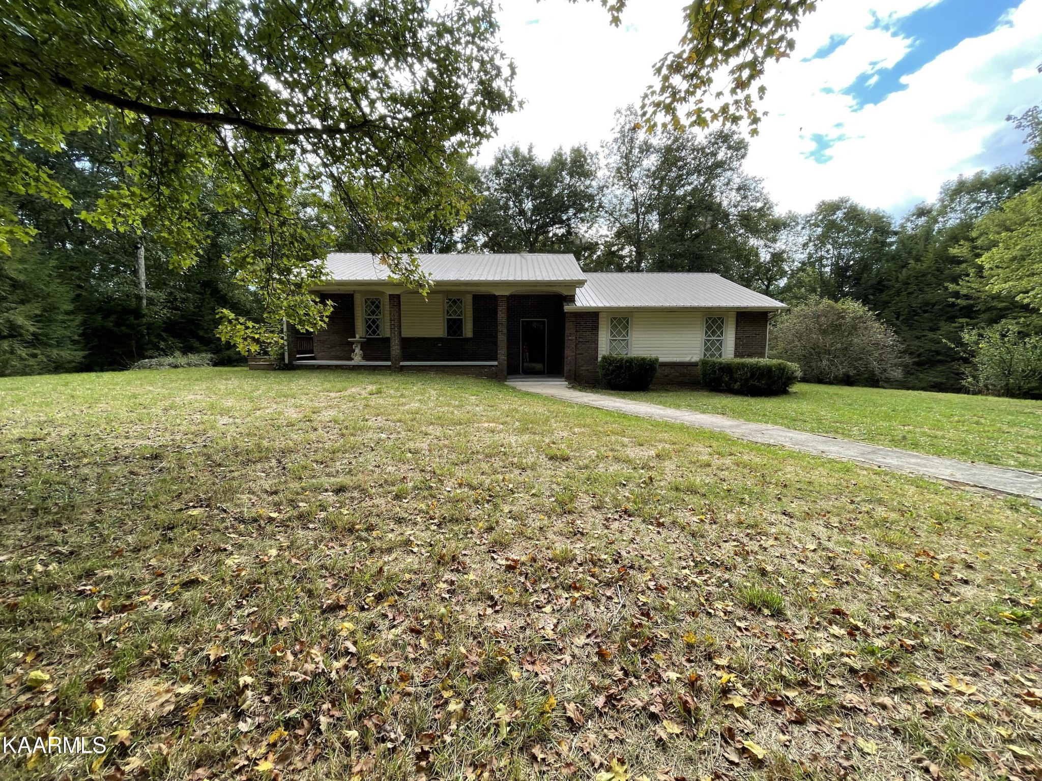 1025 Albert Bows Road Allardt, TN 38504 - Photo 17 of 37 Gallery Image 17