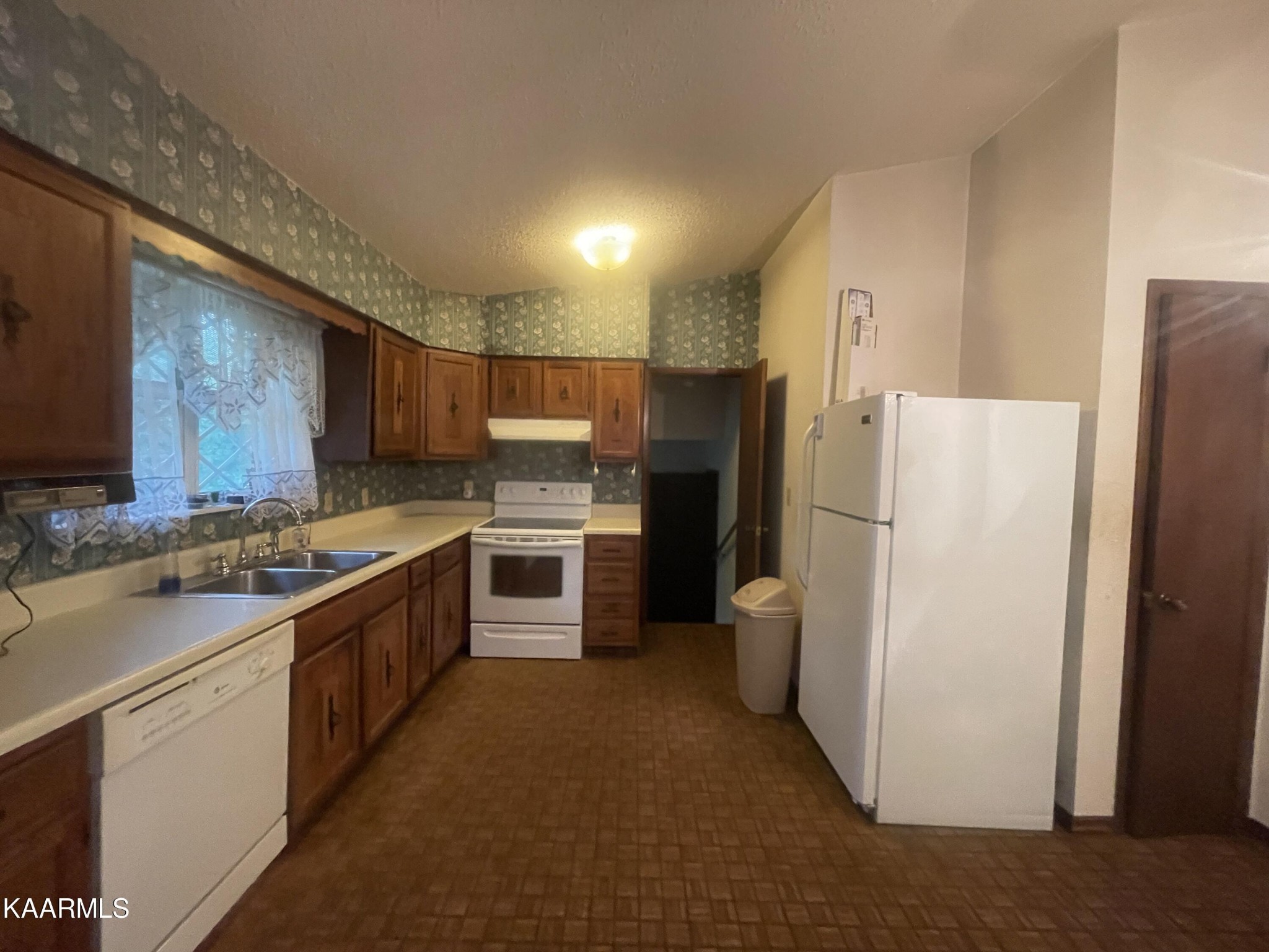 1025 Albert Bows Road Allardt, TN 38504 - Photo 4 of 37 Gallery Image 4
