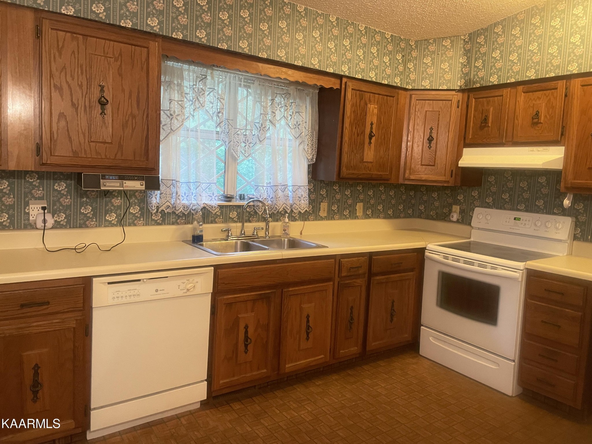 1025 Albert Bows Road Allardt, TN 38504 - Photo 5 of 37 Gallery Image 5