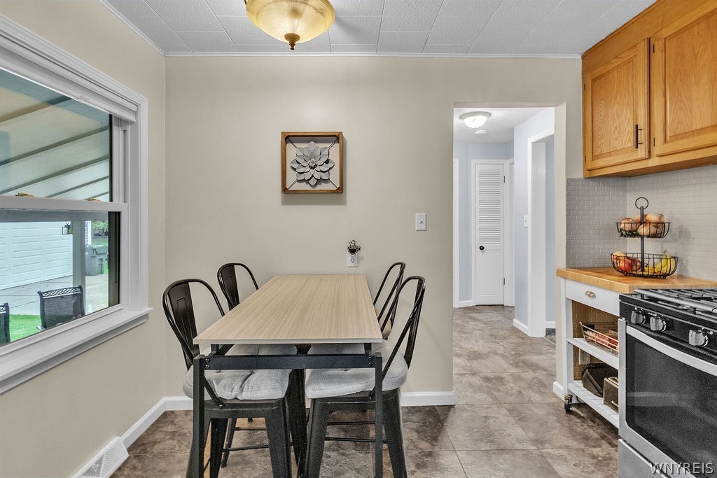 465 Walck Road North Tonawanda, NY 14120 - Photo 26 of 50 Eat-in Kitchen