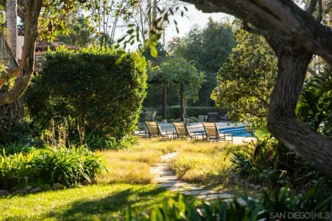 a picture of a table