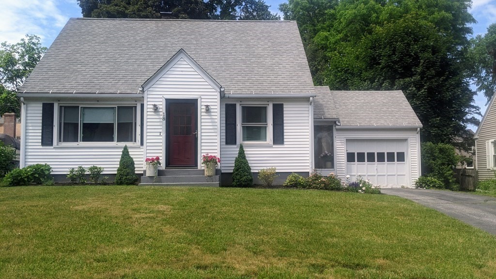 18 Benjamin Road Worcester, MA 01602 - Photo 1 of 32 Gallery Image 1