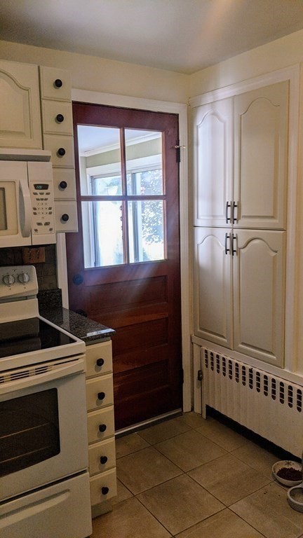 18 Benjamin Road Worcester, MA 01602 - Photo 16 of 32 Gallery Image 16