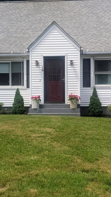 18 Benjamin Road Worcester, MA 01602 - Photo 2 of 32 Gallery Image 2