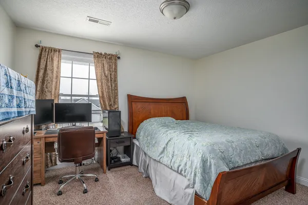 $499,900 | 6524 International Drive, Bettendorf, IA 52722