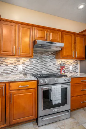 $499,900 | 6524 International Drive, Bettendorf, IA 52722