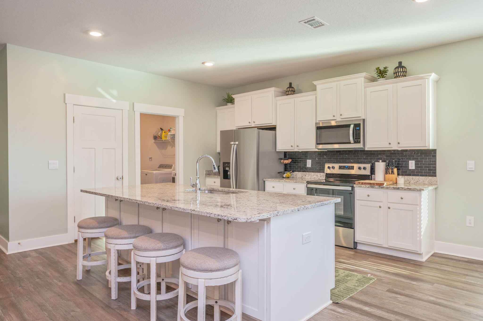 704 Quintana Street Crestview, FL 32539 - Photo 13 of 40 Kitchen