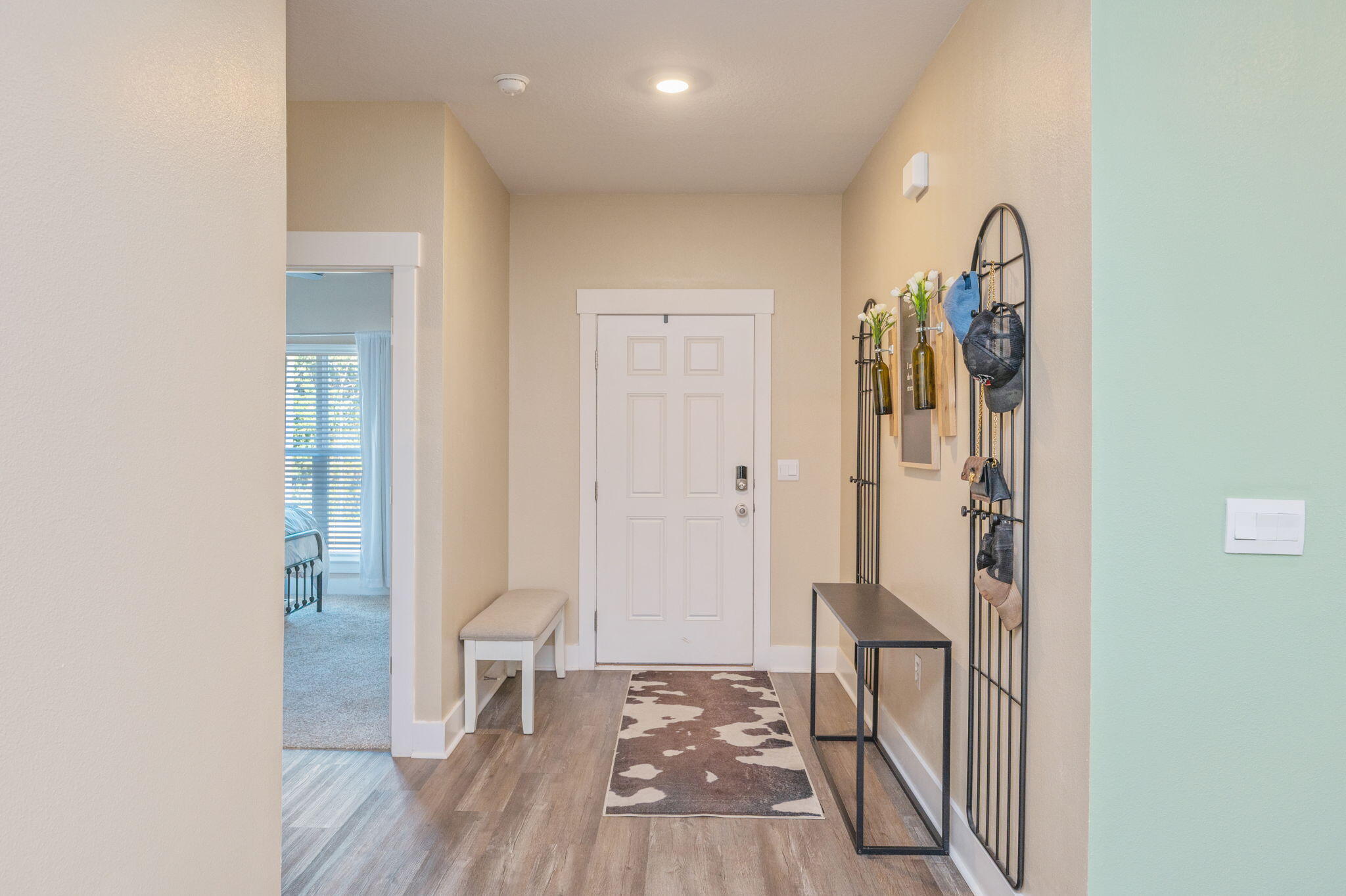 704 Quintana Street Crestview, FL 32539 - Photo 6 of 40 Entryway