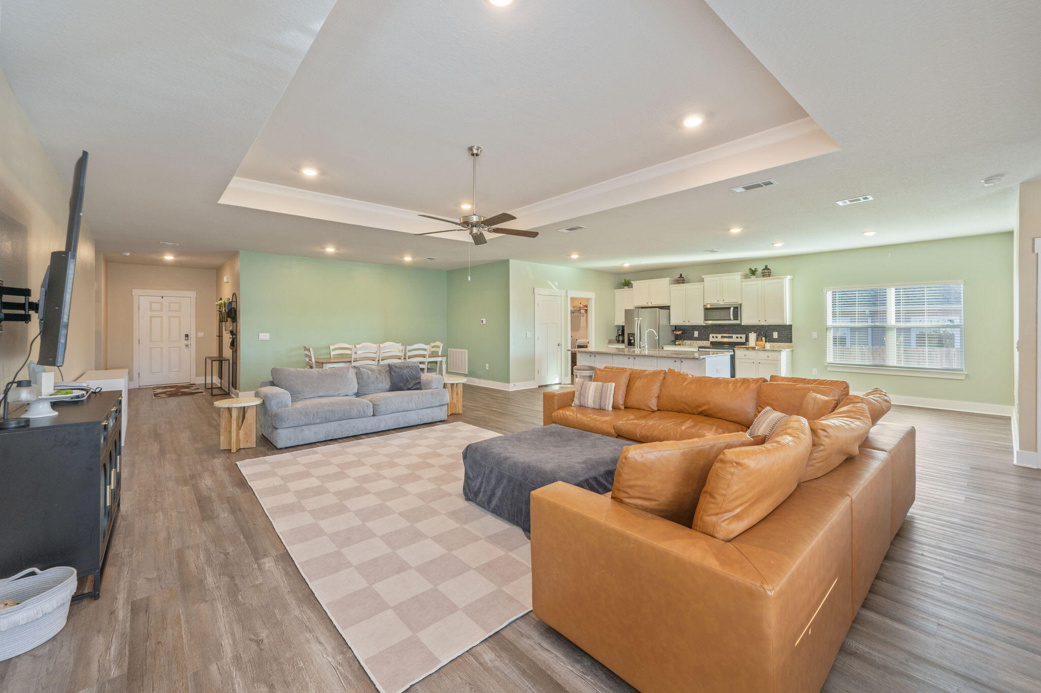 704 Quintana Street Crestview, FL 32539 - Photo 7 of 40 Livingroom