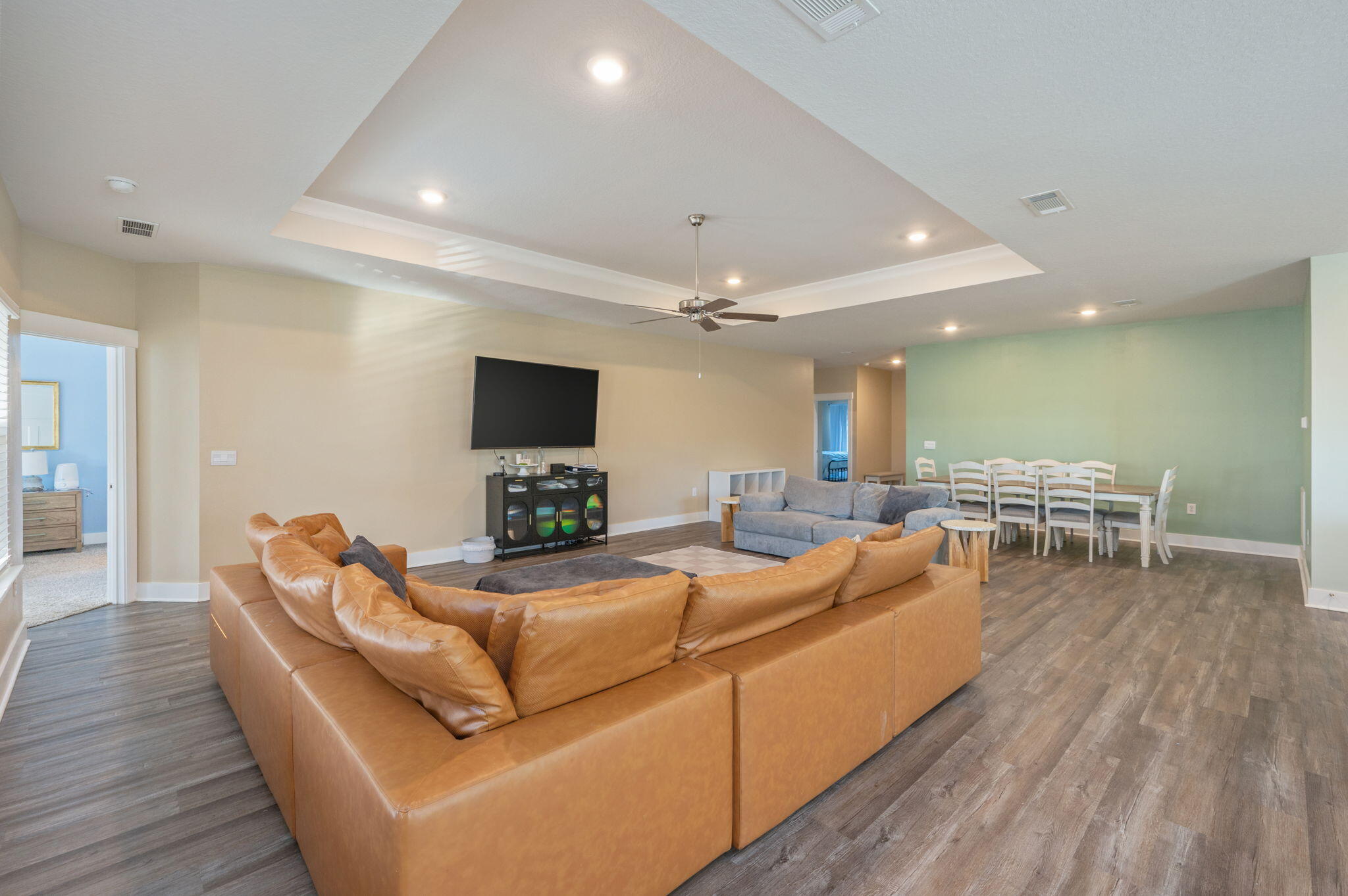 704 Quintana Street Crestview, FL 32539 - Photo 8 of 40 Livingroom