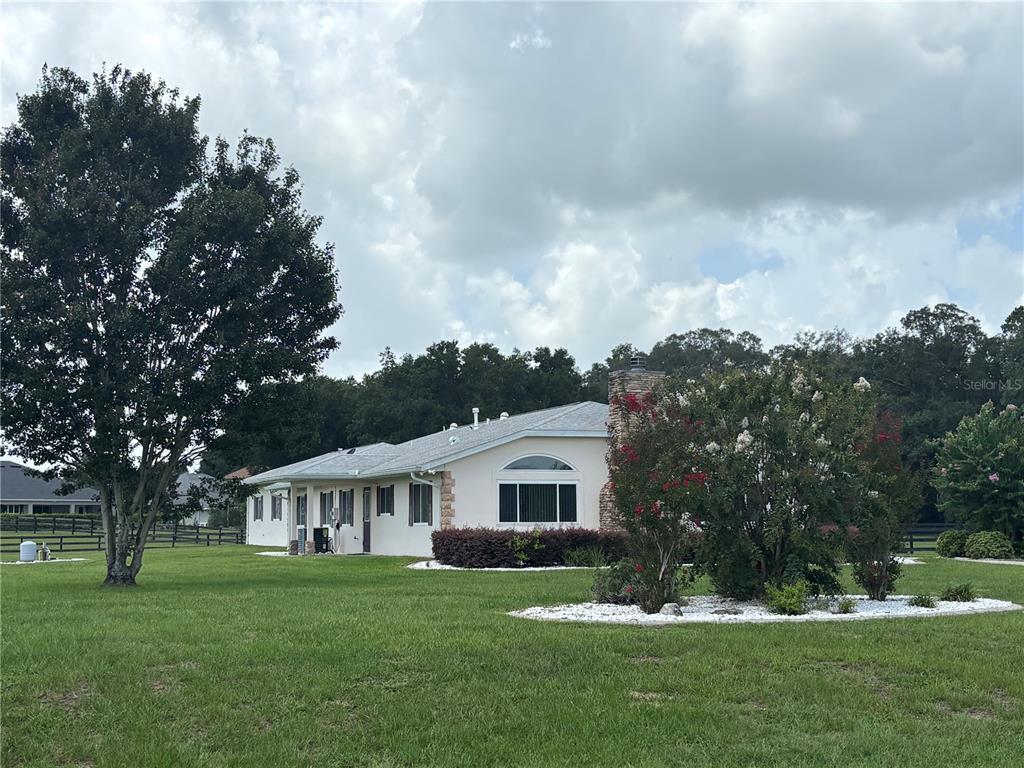 6850 Southeast 96th Place Road Belleview, FL 34420 - Photo 2 of 39