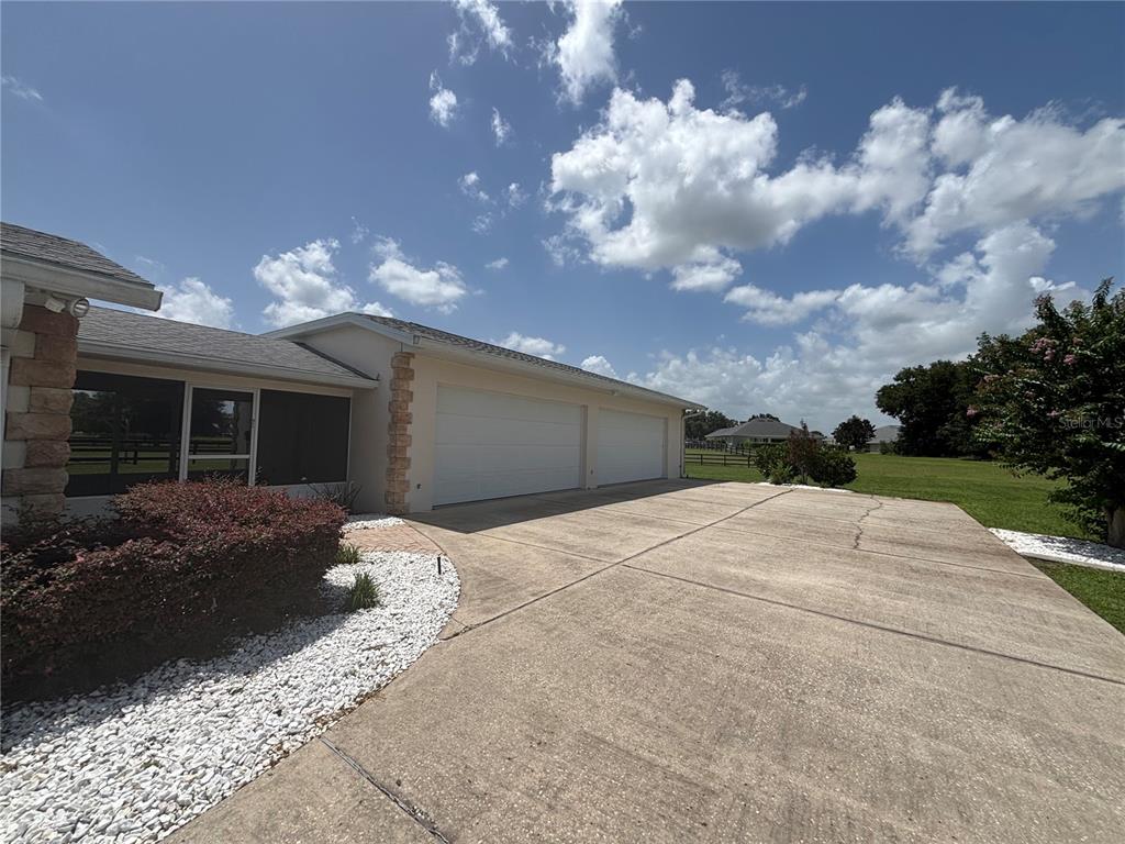 6850 Southeast 96th Place Road Belleview, FL 34420 - Photo 4 of 39