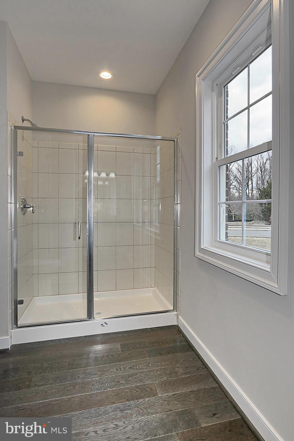 7423 Foundation Way Springfield, VA 22150 - Photo 19 of 42 Main level bath