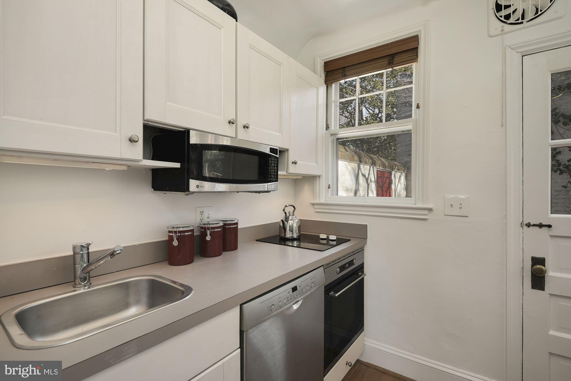 512 F St Terrace Southeast Washington, DC 20003 - Photo 13 of 42