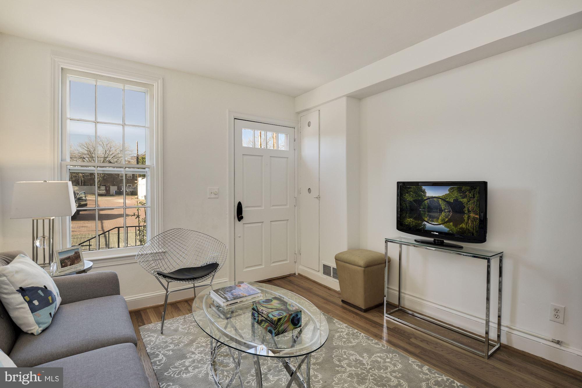 512 F St Terrace Southeast Washington, DC 20003 - Photo 4 of 42