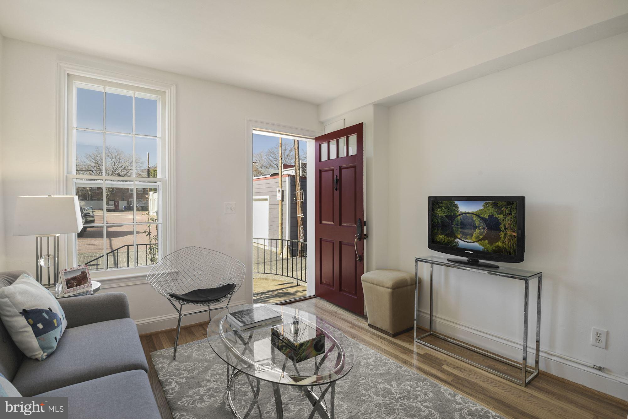 512 F St Terrace Southeast Washington, DC 20003 - Photo 5 of 42