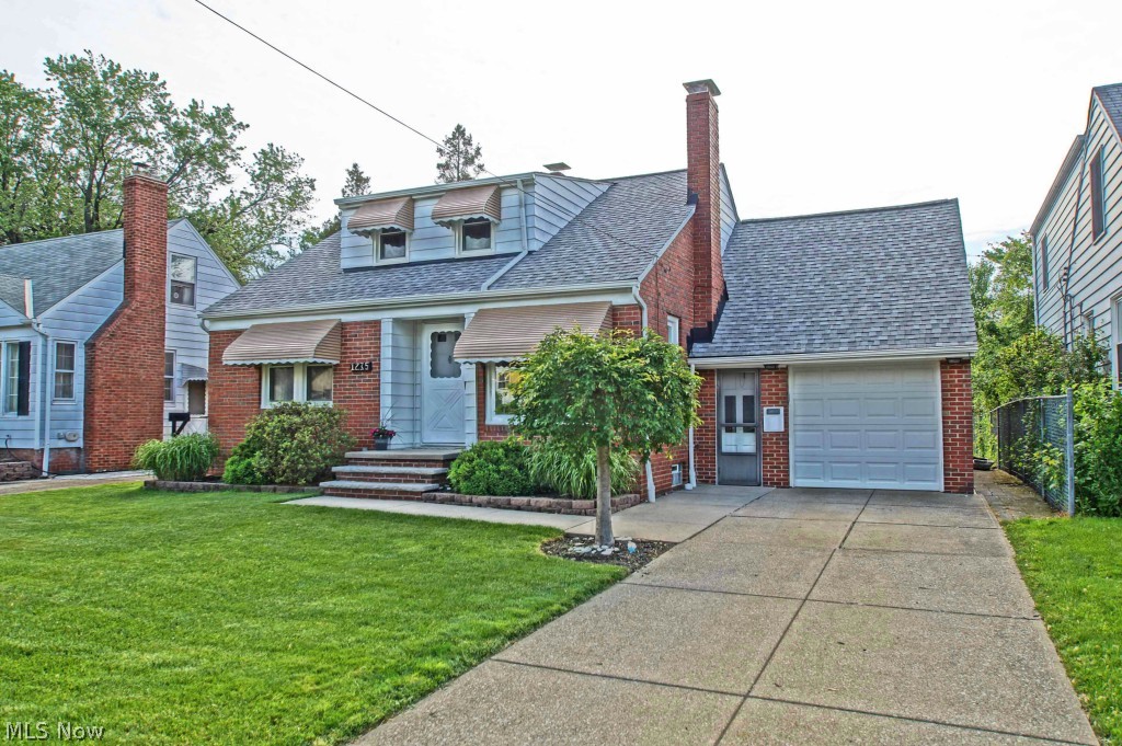 1235 Sunset Road Cleveland, OH 44124 - Photo 1 of 22