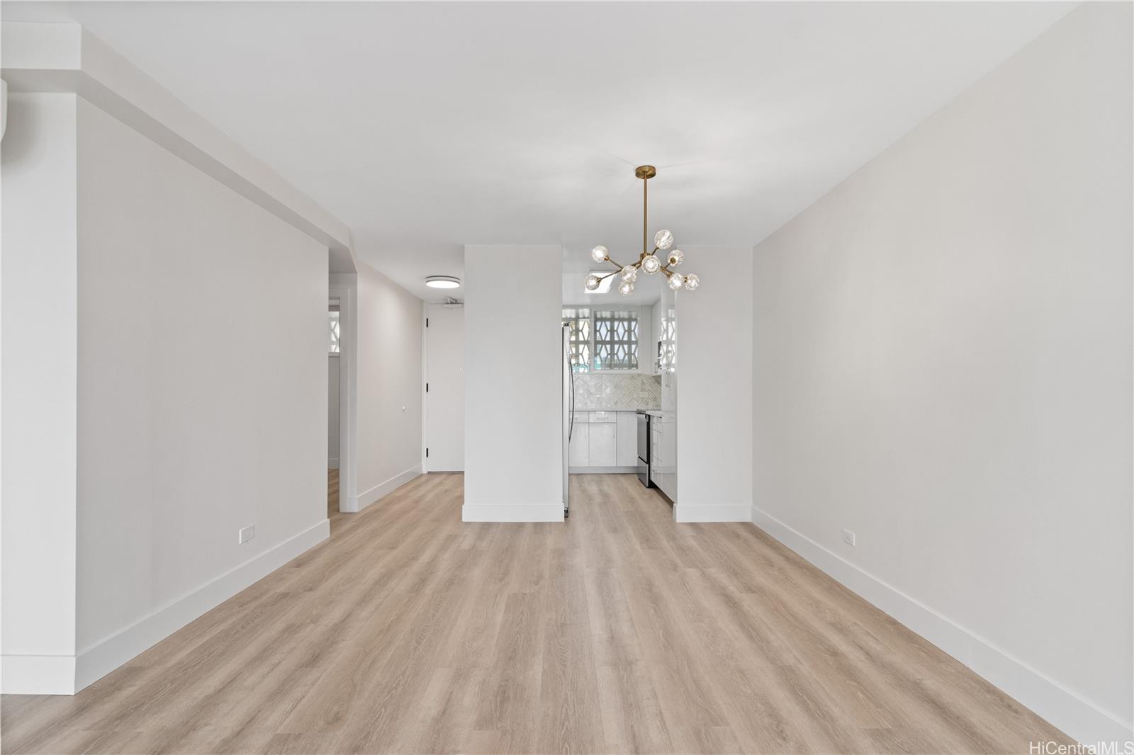 469 Ena Road, Unit 2304 Honolulu, HI 96815 - Photo 6 of 25 Bright, open dining area perfect for hosting and entertaining