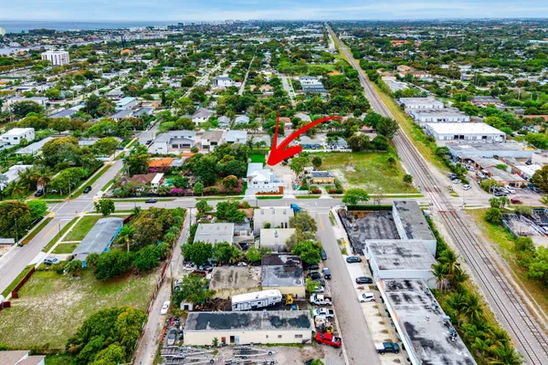 $6,500 | 202 Southeast 4th Street, Delray Beach, FL 33483