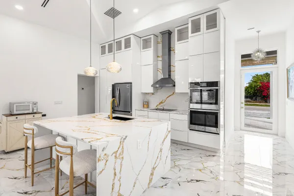 $6,500 | 202 Southeast 4th Street, Delray Beach, FL 33483