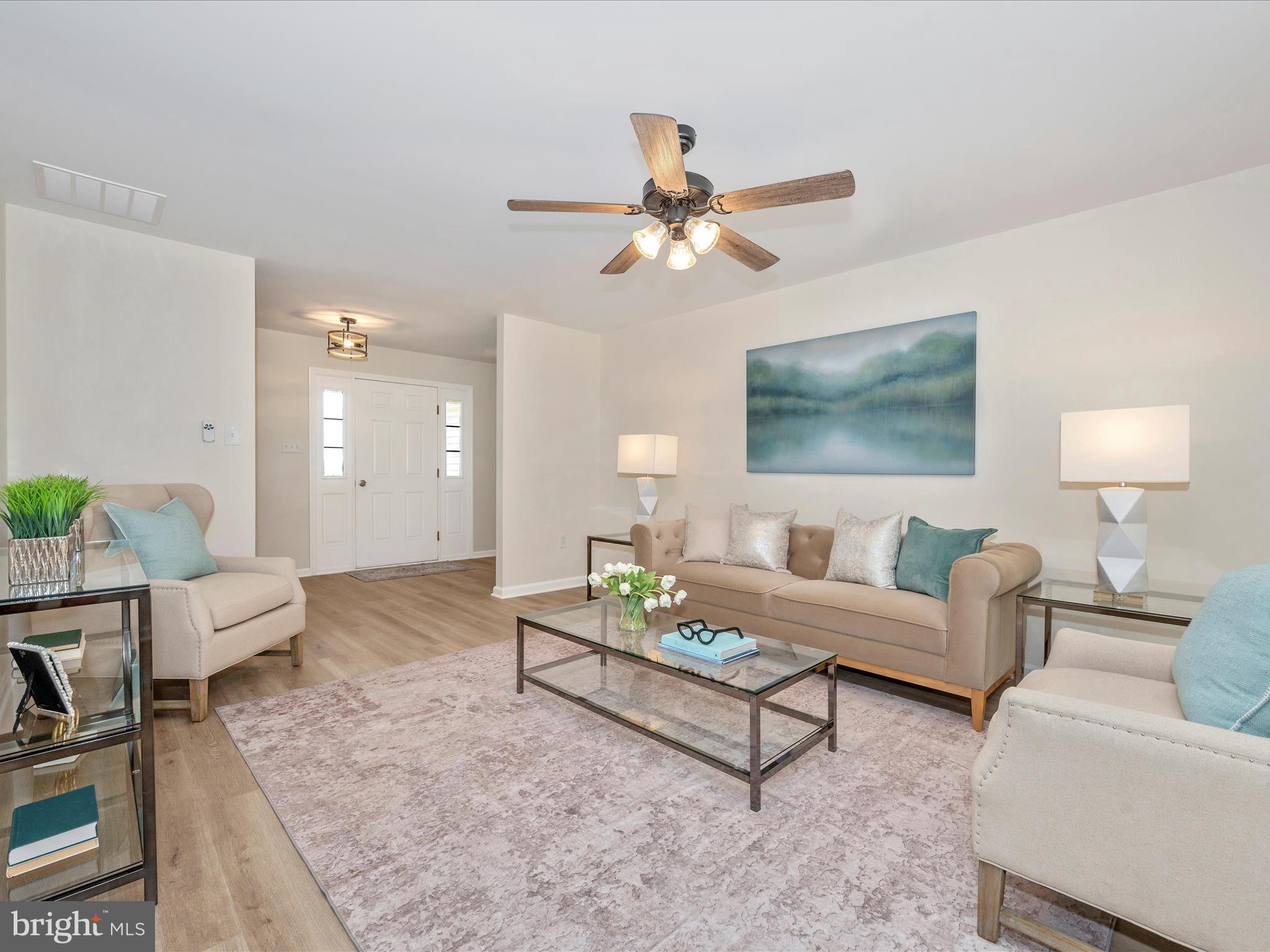 28017 Kemptown Church Road Damascus, MD 20872 - Photo 10 of 62 Living Room