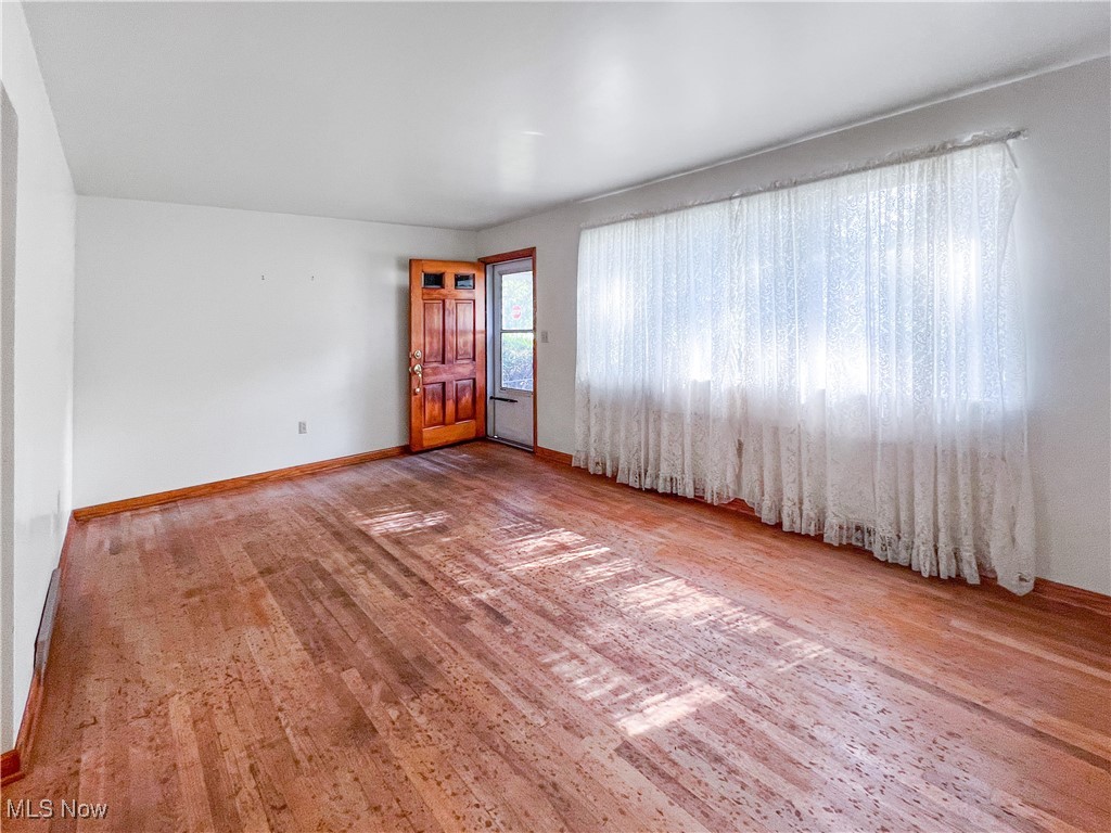 70 Meadowridge Road Mogadore, OH 44260 - Photo 6 of 29 Living Room