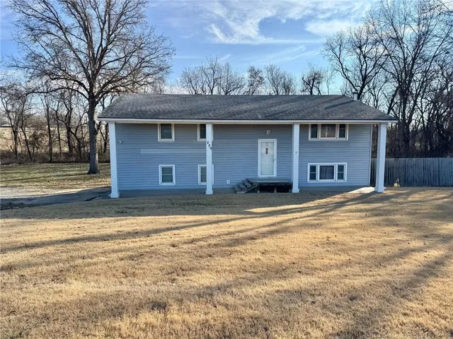 $250,000 | 589 Highway 13, Warrensburg, MO 64093