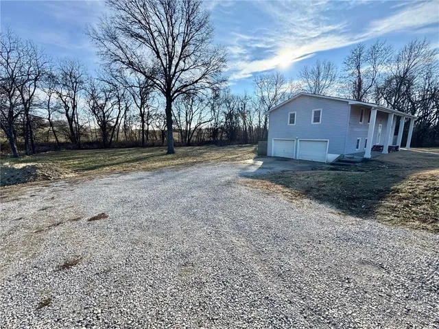 $250,000 | 589 Highway 13, Warrensburg, MO 64093
